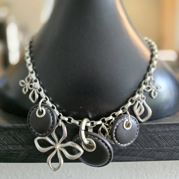 ☀️Fossil Charm Necklace - Leather & Metal - Fall Collection - Picture 3 of 5